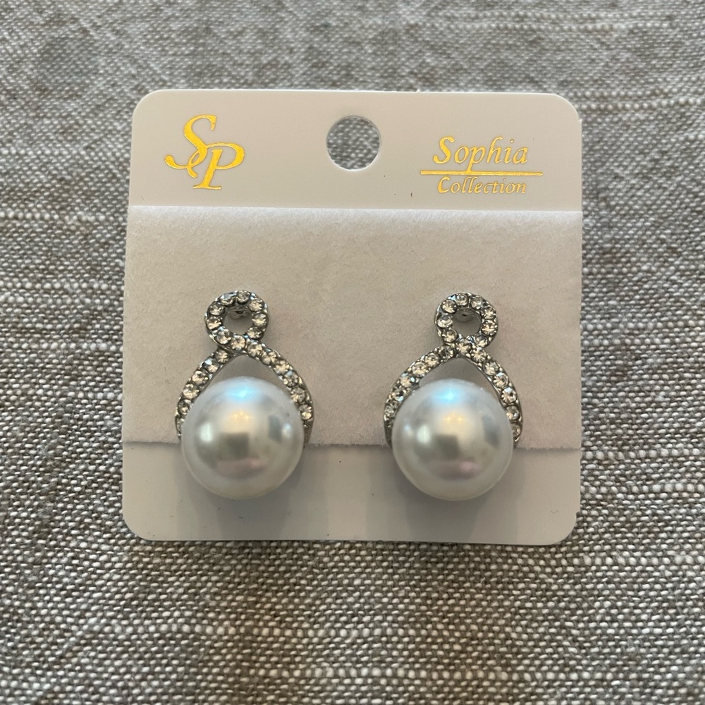 Silver Pearl Earrings